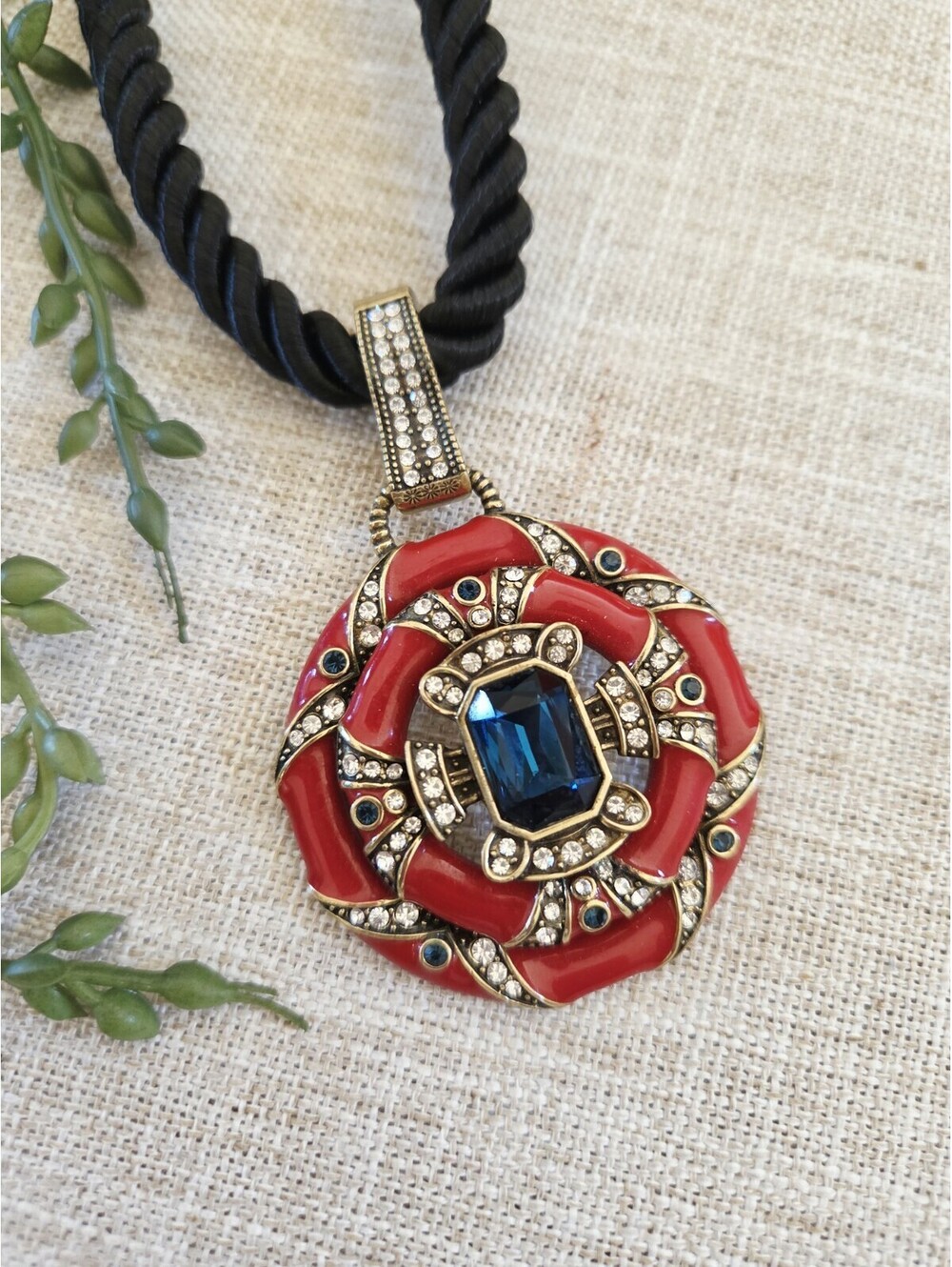 New HEIDI DAUS Newport Chic II Enamel Necklace RED statement  Black Cord